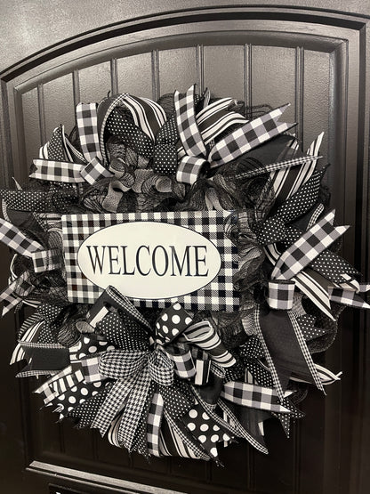 Black and White Welcome Wreath with Interchangeable Signs, 1 Wreath, 4 Looks, KatsCreationsNMore
