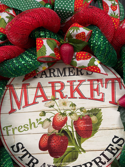 Farmer’s Market Strawberries Wreath, Summer Front Door Decor, Seasonal Kitchen Decoration, KatsCreationsNMore