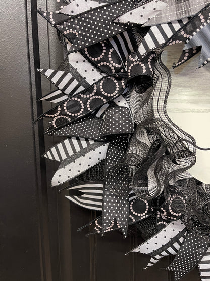 Black & White Hello Classic Everyday Welcome Wreath | Modern Farmhouse Front Door Décor | KatsCreationsNMore
