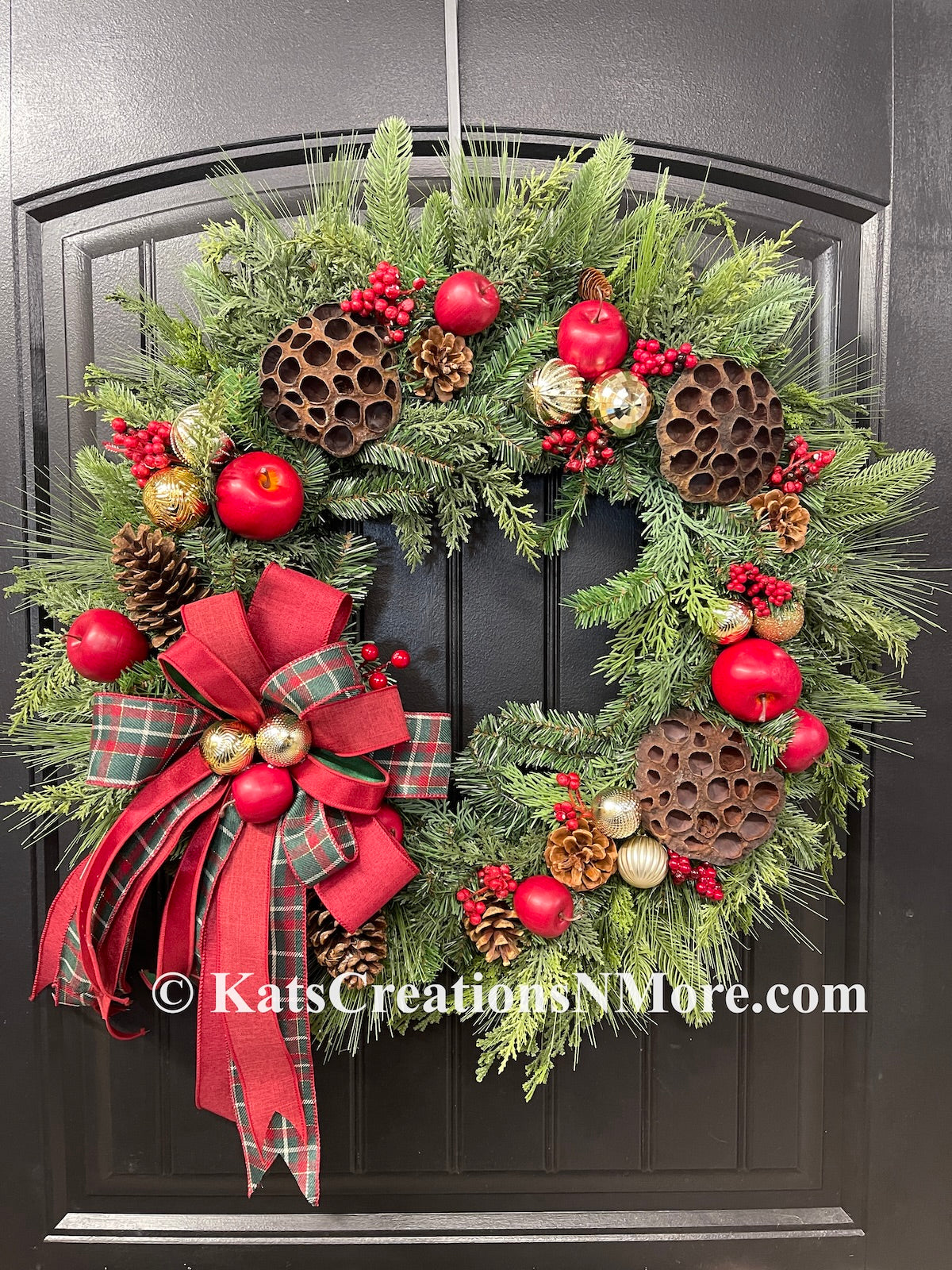 Christmas at the Orchard | 26-Inch Handmade Evergreen Christmas Wreath