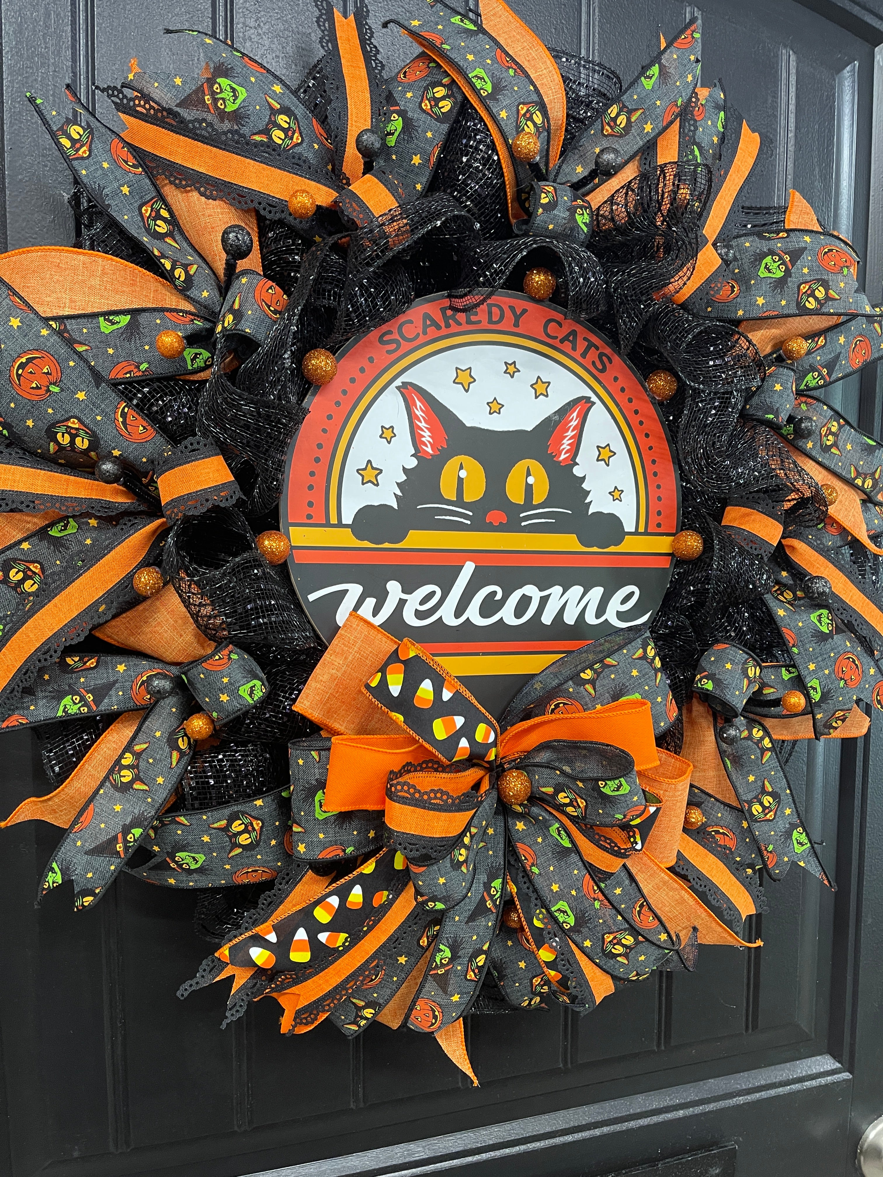 Scaredy Cats Halloween Welcome Wreath – Black Cat, Candy Corn, Jack-o’-Lanterns – Front Door Halloween Decor, KatsCreationsNMore