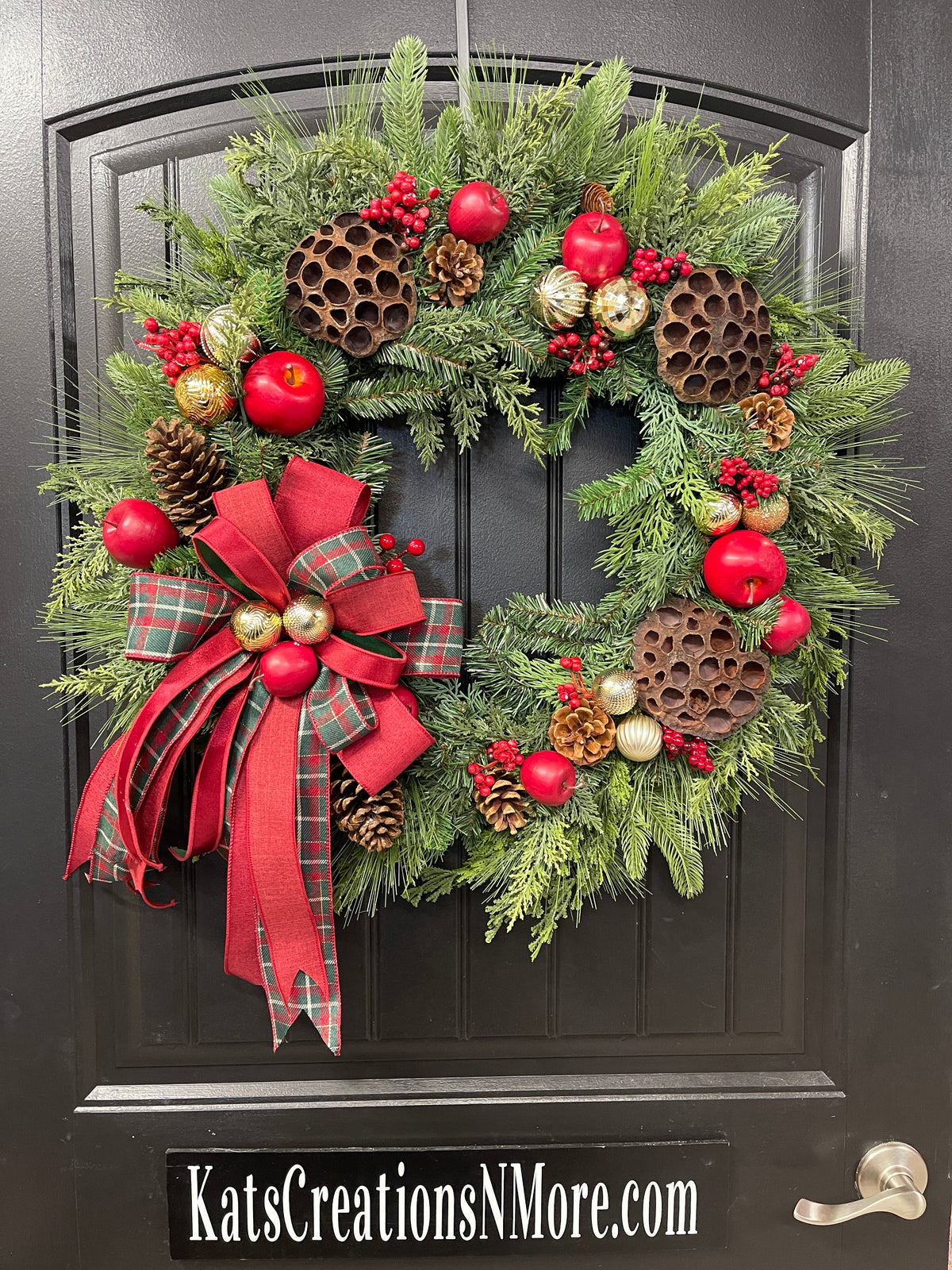 Christmas at the Orchard | 26-Inch Handmade Evergreen Christmas Wreath