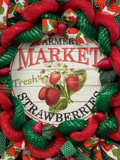 Farmer’s Market Strawberries Wreath, Summer Front Door Decor, Seasonal Kitchen Decoration, KatsCreationsNMore