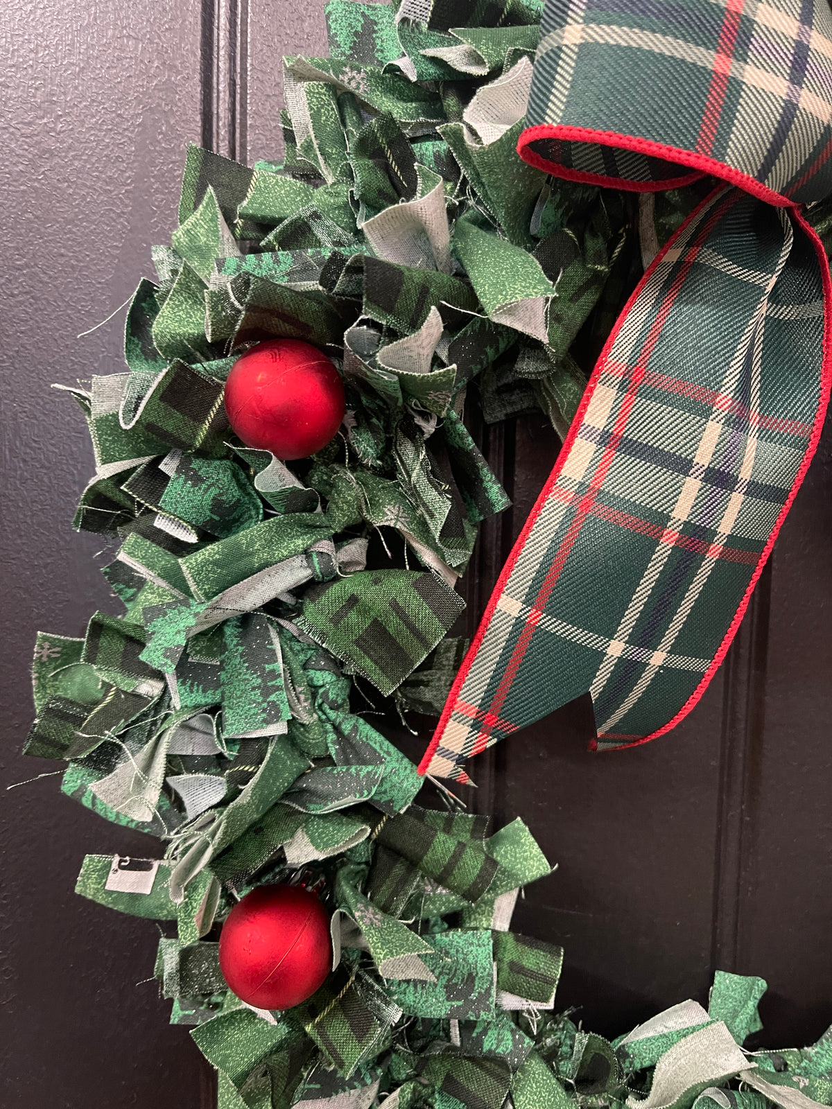 Christmas Fabric Wreath, 16 Inch Plaid Holiday Wreath, Small Farmhouse Door Decor, Rustic RV Camper Christmas Decoration