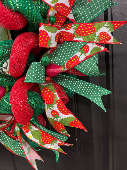 Farmer’s Market Strawberries Wreath, Summer Front Door Decor, Seasonal Kitchen Decoration, KatsCreationsNMore