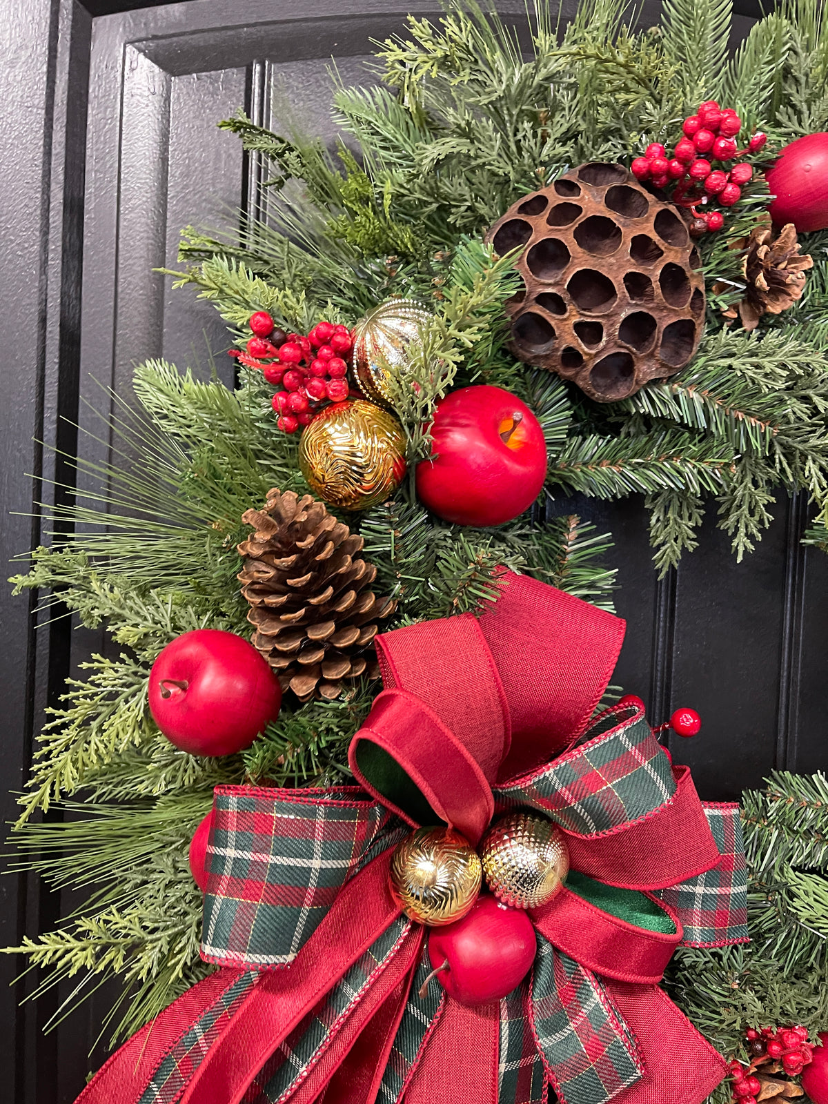 Christmas at the Orchard | 26-Inch Handmade Evergreen Christmas Wreath