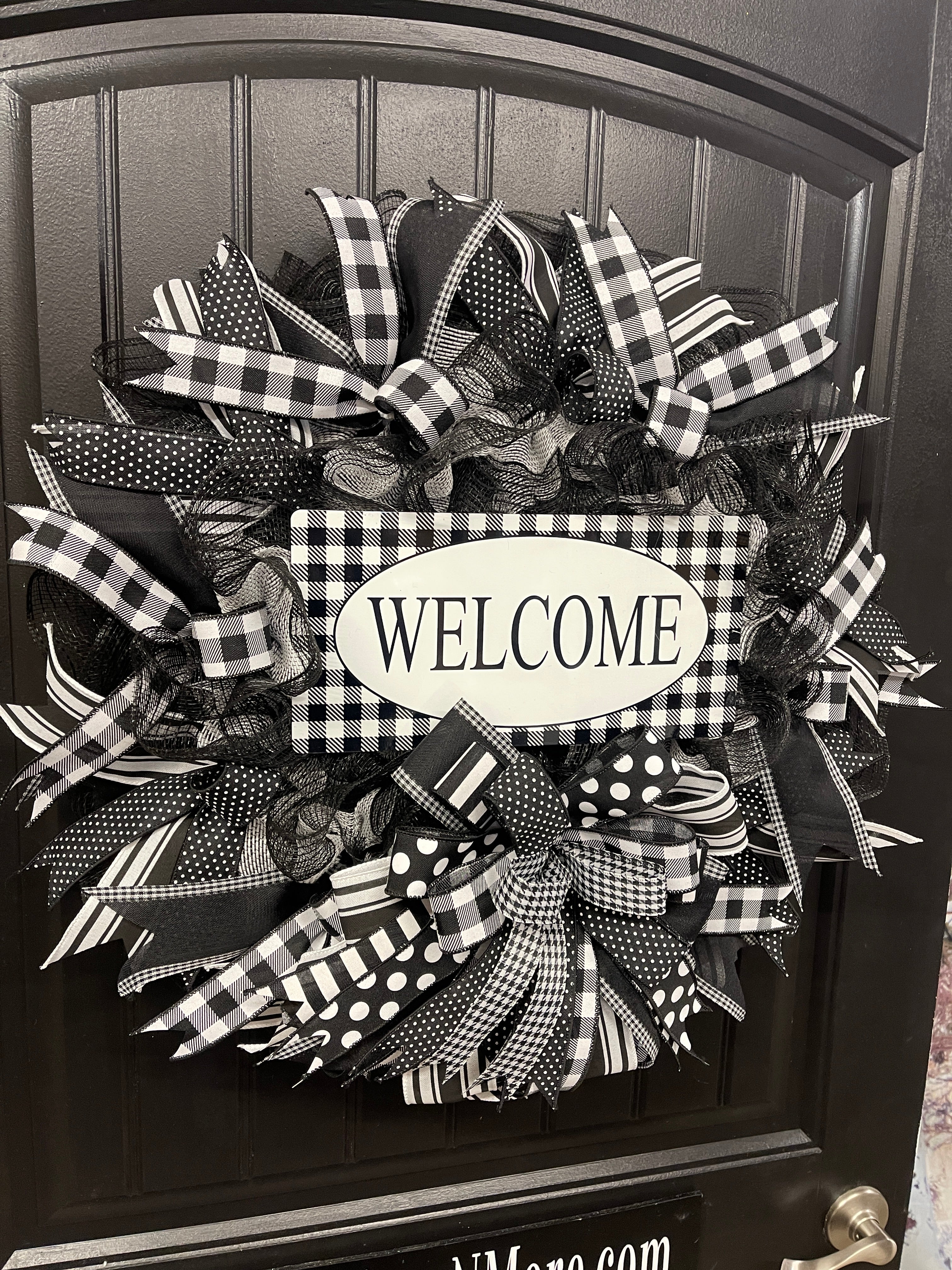 Black and White Welcome Wreath with Interchangeable Signs, 1 Wreath, 4 Looks, KatsCreationsNMore