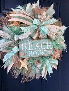 side view of the beach house welcome wreath